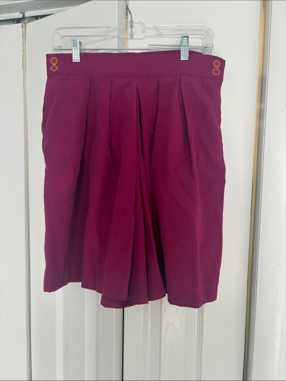 Gitano High-Waist Pleated Shorts in Berry